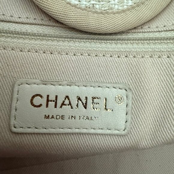 2018 Chanel Boucle Lurex Deauville Medium Tote Bag - Picture 10 of 15